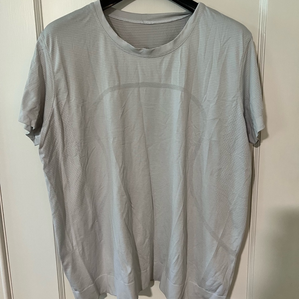 lululemon athletica white Short Sleeve Tee